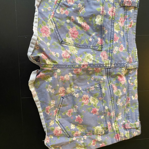 L.e.i. Floral shorts - Picture 5 of 5